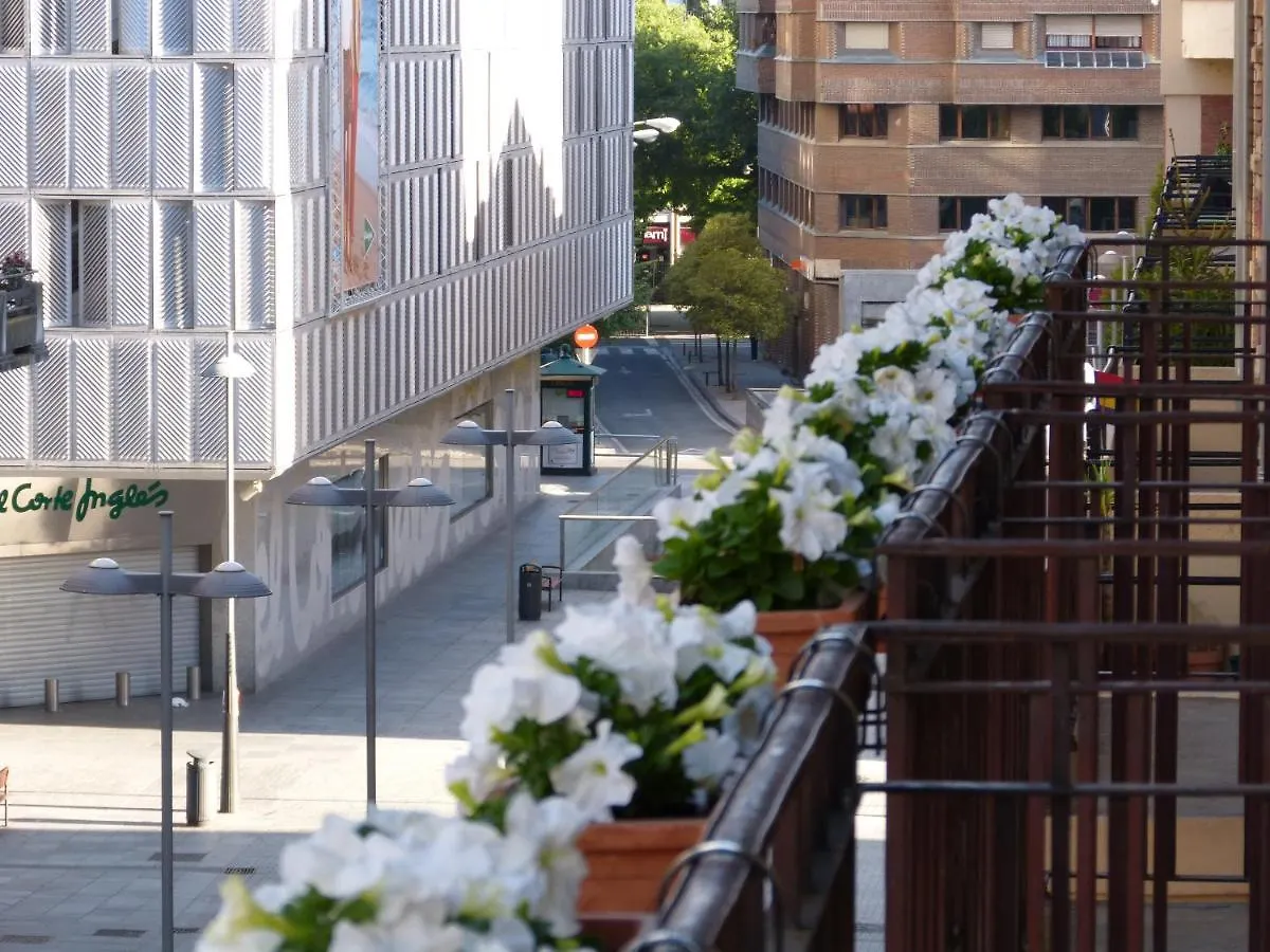 Hostal Navarra بنبلونة بيت ضيافة