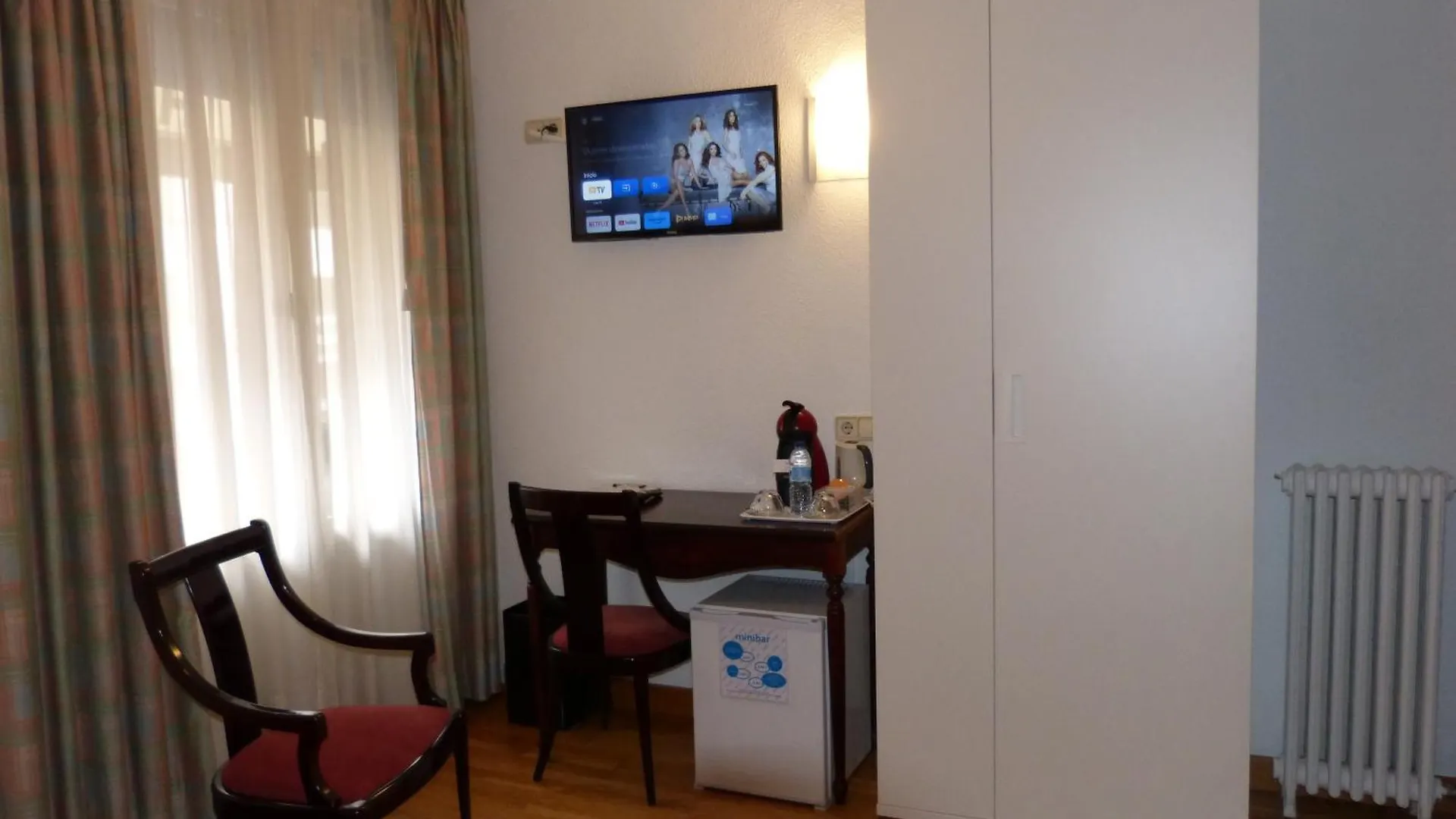 بيت ضيافة Hostal Navarra بنبلونة