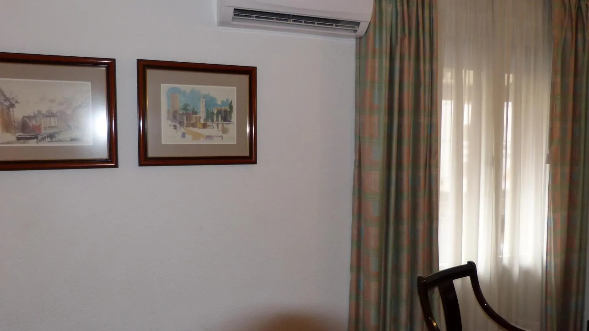 Hostal Navarra بنبلونة