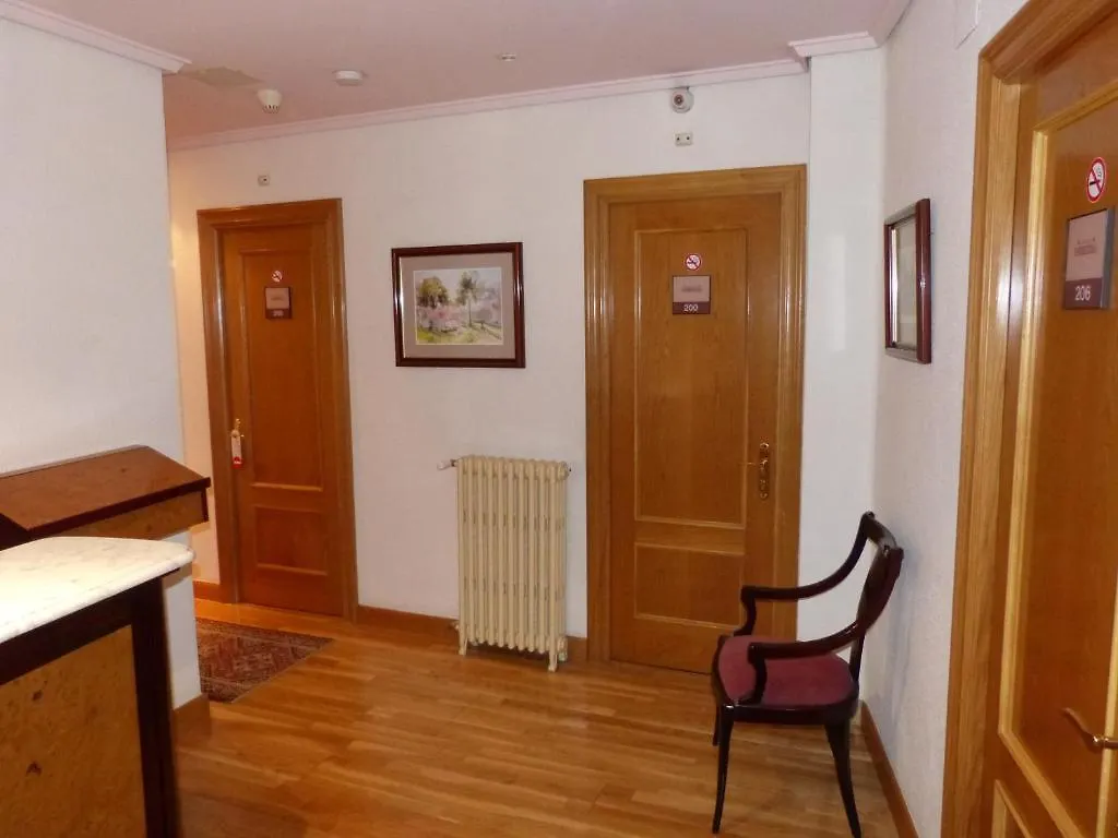 Hostal Navarra بنبلونة 2*,  إسبانيا