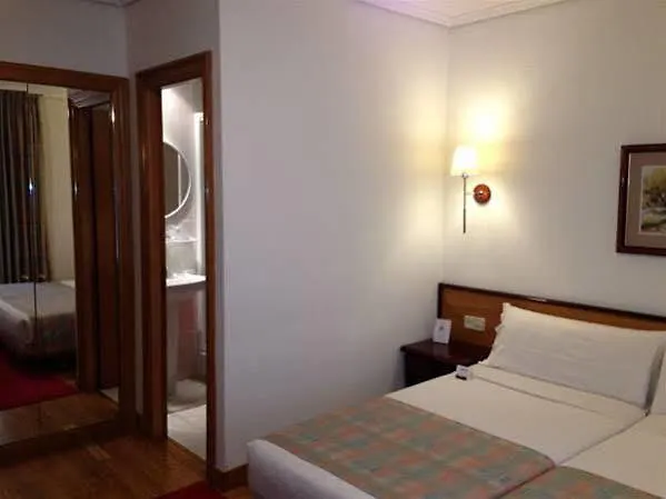 Hostal Navarra بنبلونة بيت ضيافة