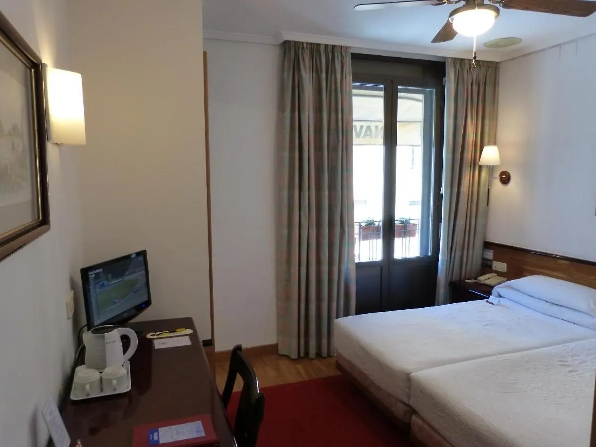 Hostal Navarra بنبلونة بيت ضيافة